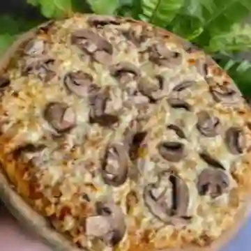 Pizza Pollo y Champiñones
