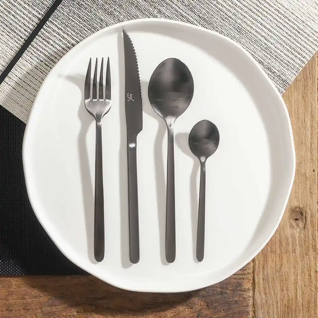 Set de Cubierto Alton Negro Mate Ambiente Gourmet