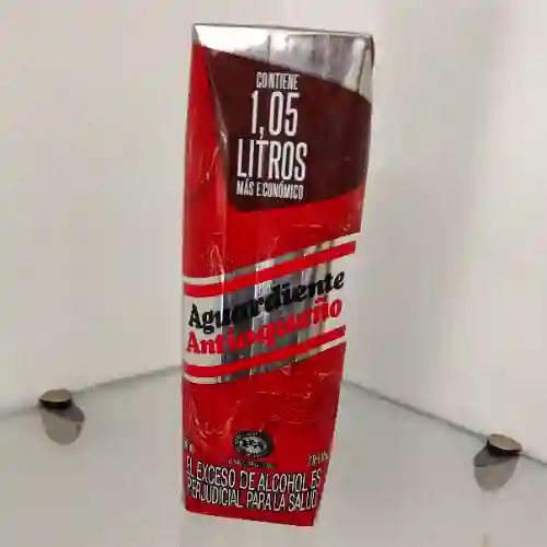 Aguardiente Antioqueño Tapa Roja Tetra