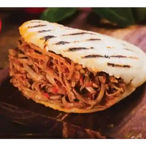 Arepa de Carne Desmechada