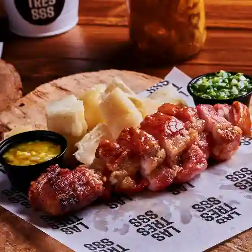 Chicharrón Carnudo