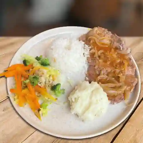Bistec Encebollado