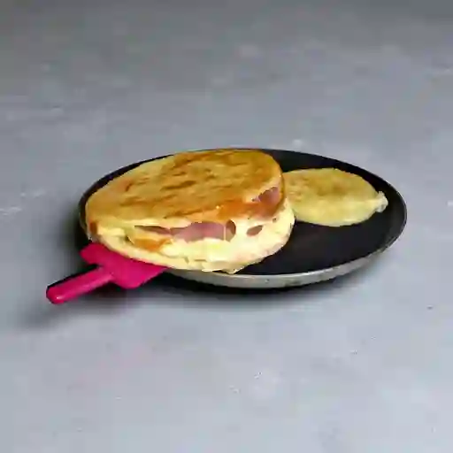 Arepa de Jamón y Queso