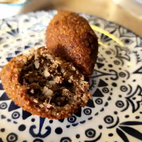 Porción Kibbe Zeppelin Frito