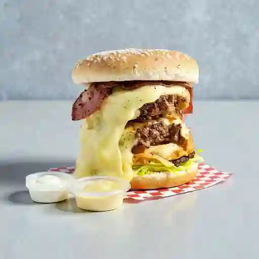 Hamburguesa triple salvaje
