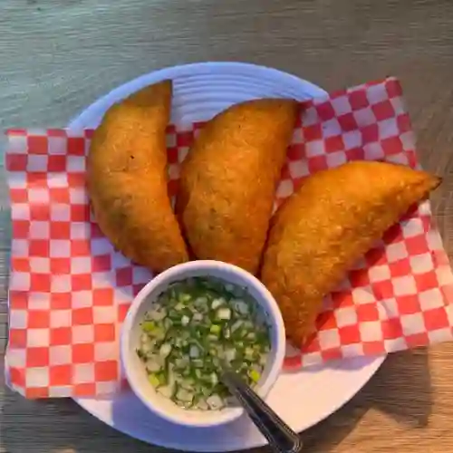 una Empanada Papa Carne