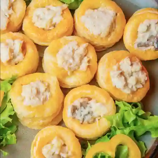 Volovanes de pollo con champiñones x 20