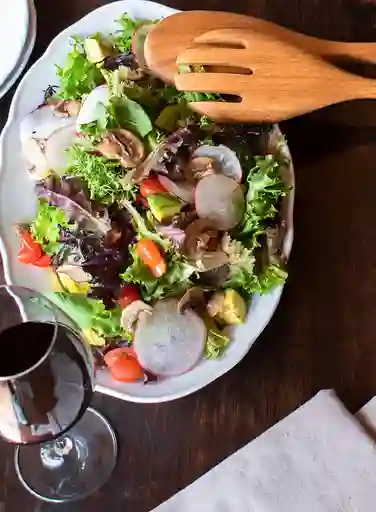 Ensalada de la Casa para 4-5 Personas