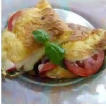 Omelette Caprese