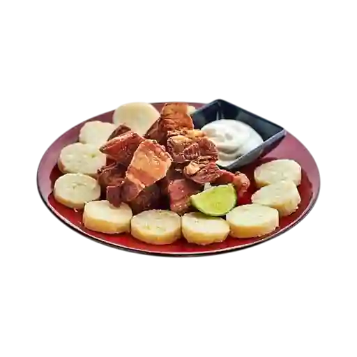 Picada de Chicharrón con Bollo