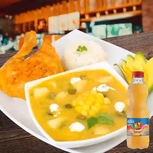 Combo Ajiaco con Pollo Asado + Hit Mango 500 ml