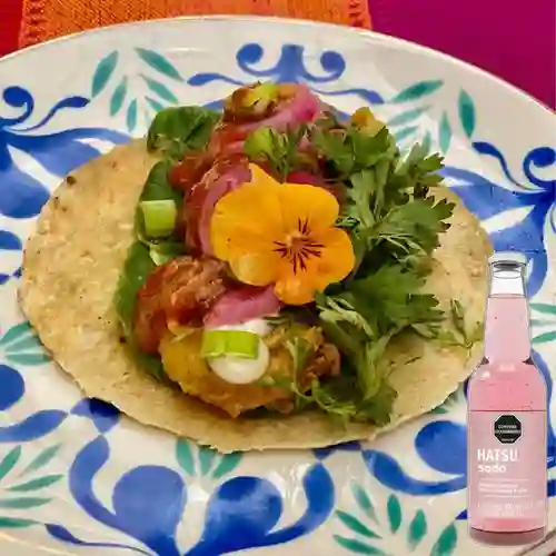 Combo Taco de Camarón +Hatsu Frambuesa Rosas 300ml