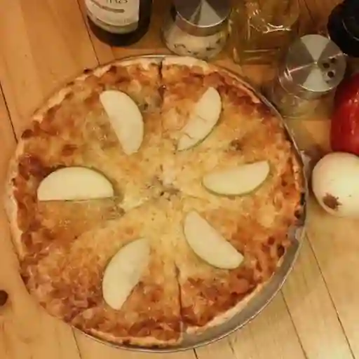 Pizza Queso Azul con Manzana