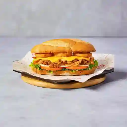 Sándwich Pollo Brioche y Papas Criollas