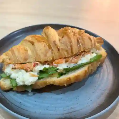 Croissant Caprese