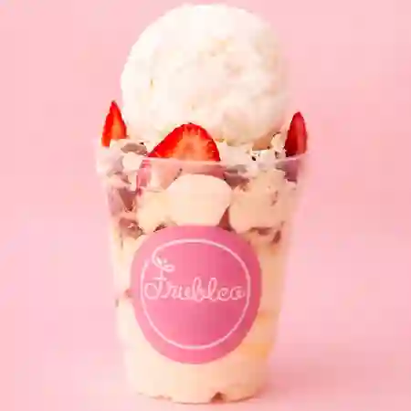 Fresas con Crema, Helado y Chocolate