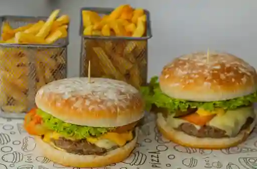 2 Hamburguesas Sencillas, 2 Porciones de Papa de Cualquier Sabor