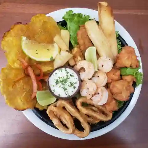 Picada de Mariscos