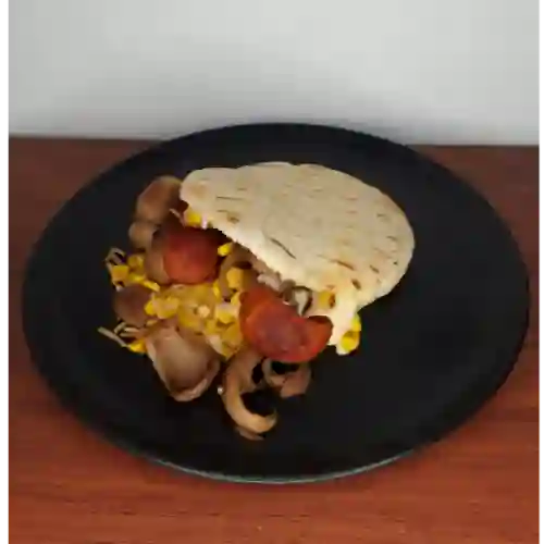 Arepa de Chorizo y Butiffarra