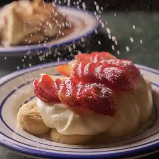 Tiramisú tres leches fresas