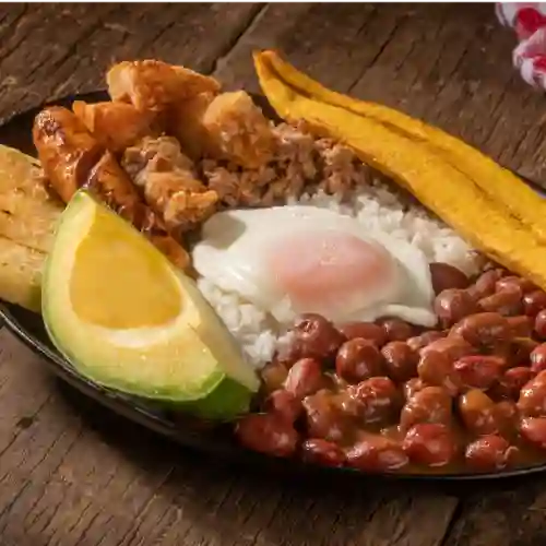 Bandeja Paisa + Limonada