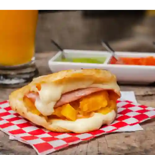 Arepa Hawaiana