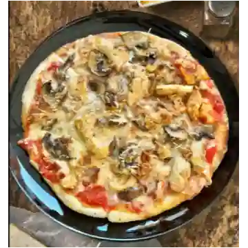 Pizza Pollo Champiñones (6 Porciones)