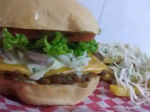 Hamburguesa Doble, Papas y Bebida