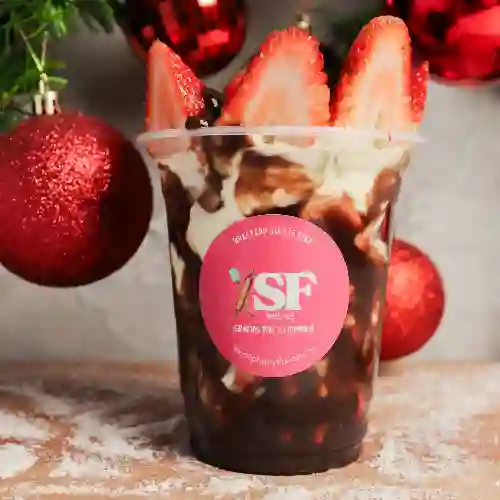 Fresas con Crema + Salsa Chocolate