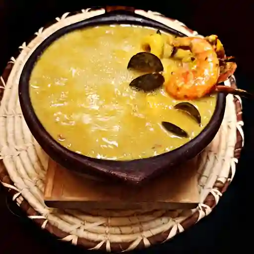 Cazuela fusión pacífico, plato de la cas