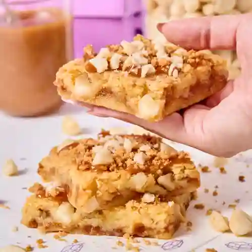 Macadamia Blondie