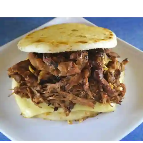 Arepa Mixta de Carne con Piggy