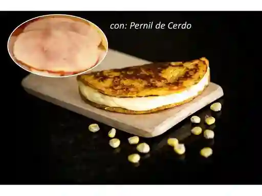 Cachapa con Queso y Pernil de Cerdo