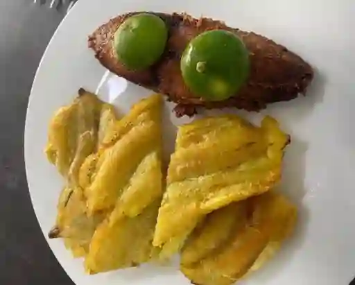Posta de Pescado Con Patacón + Limonada