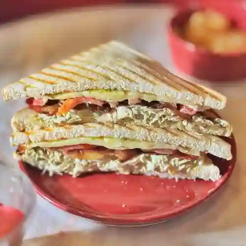 Sandwich Pollo Pesto