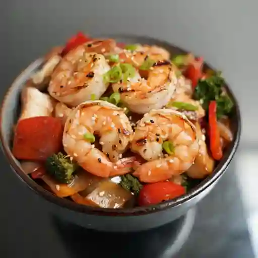 Chop suey de carnes y camarones