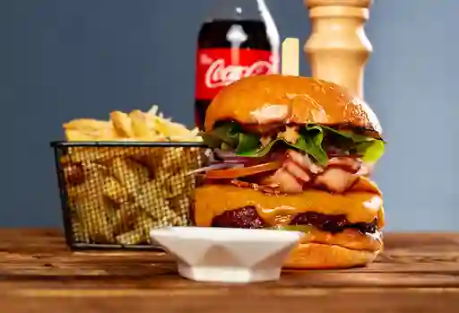 Combo Hamburguesa de la Casa y Bebida