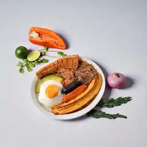 Bandeja Paisa + Bebida