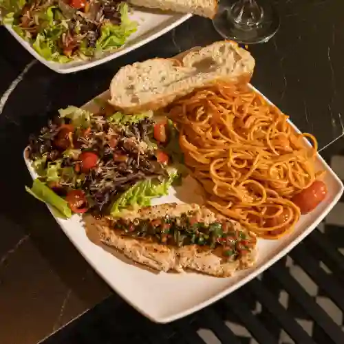 Pasta con Pollo a la Plancha