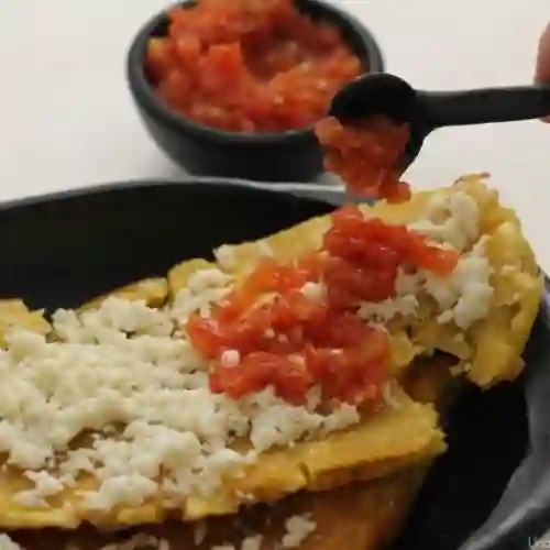 Patacón con queso y hogao