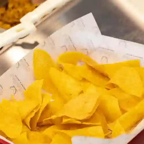 Nachos Sencillos con Salsa Roja