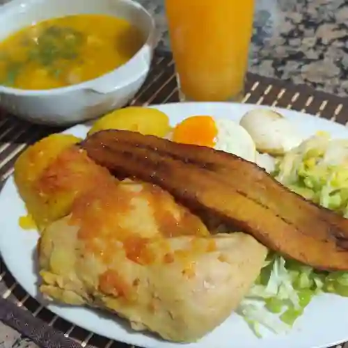 Almuerzo Pernil de Pollo