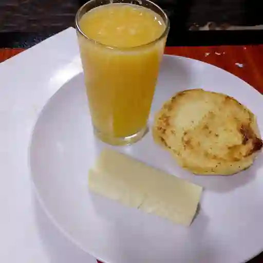 La quesuda + jugo de naranja + queso