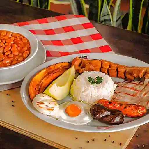 Bandeja Paisa con Cañón Cerdo