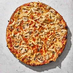 Pizza de pollo y champiñones