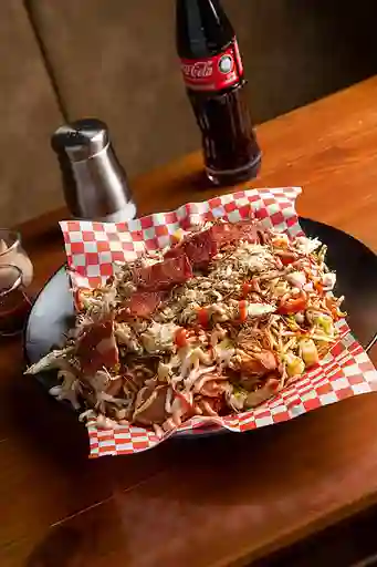 Salchipapa con Carne y Pollo