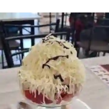 Helado con Queso + Copa Brownie(16 Onz)