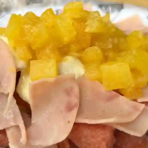 Salchipapas Hawaiana