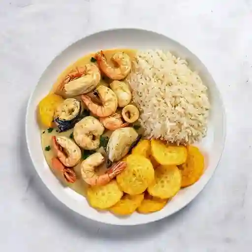 Cazuela De Mariscos En Salsa Blanca