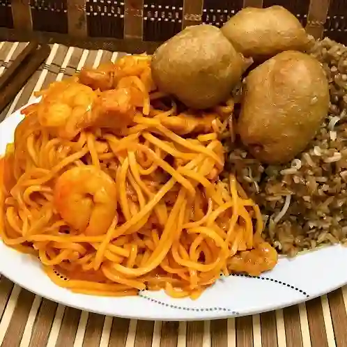 Bandeja Combina con Spaguettis